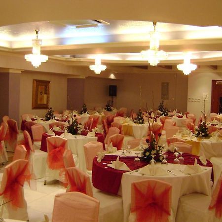 Safeer Plaza Hotel Muskat Bagian luar foto