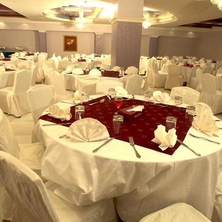 Safeer Plaza Hotel Muskat Bagian luar foto