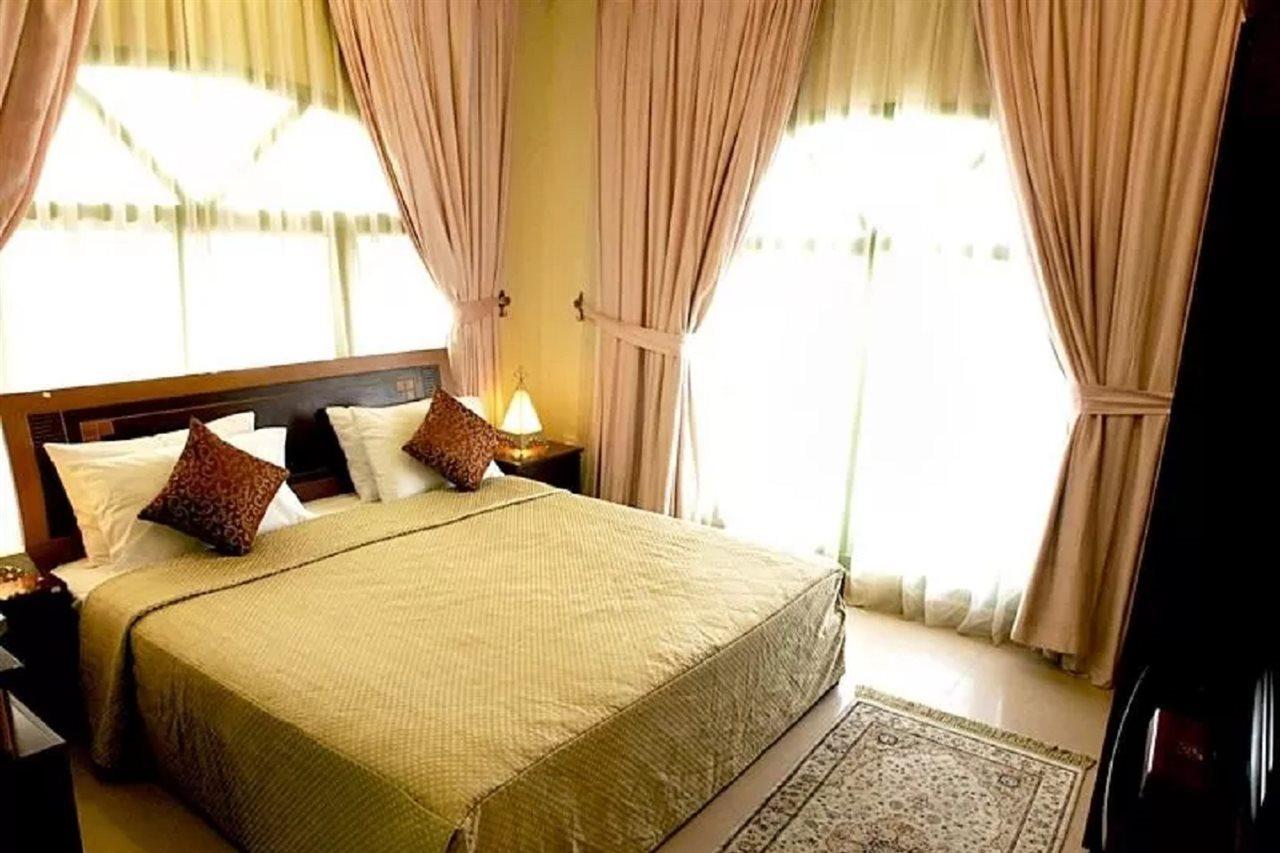 Safeer Plaza Hotel Muskat Bagian luar foto