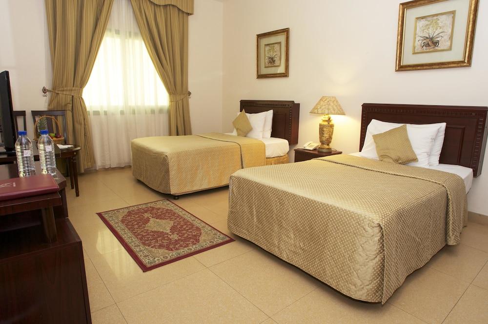 Safeer Plaza Hotel Muskat Bagian luar foto