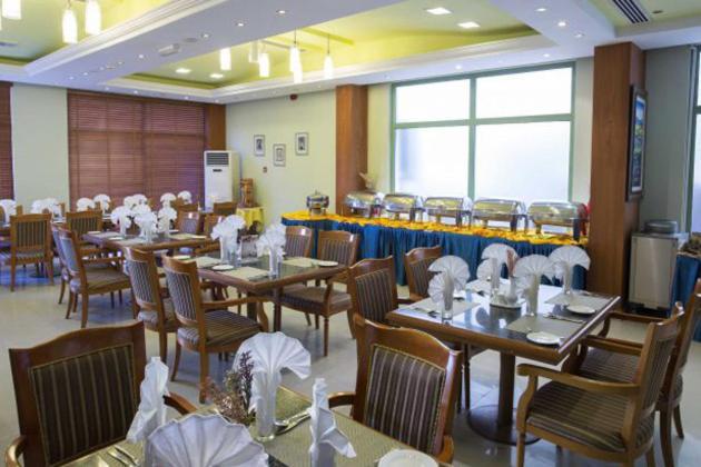 Safeer Plaza Hotel Muskat Bagian luar foto