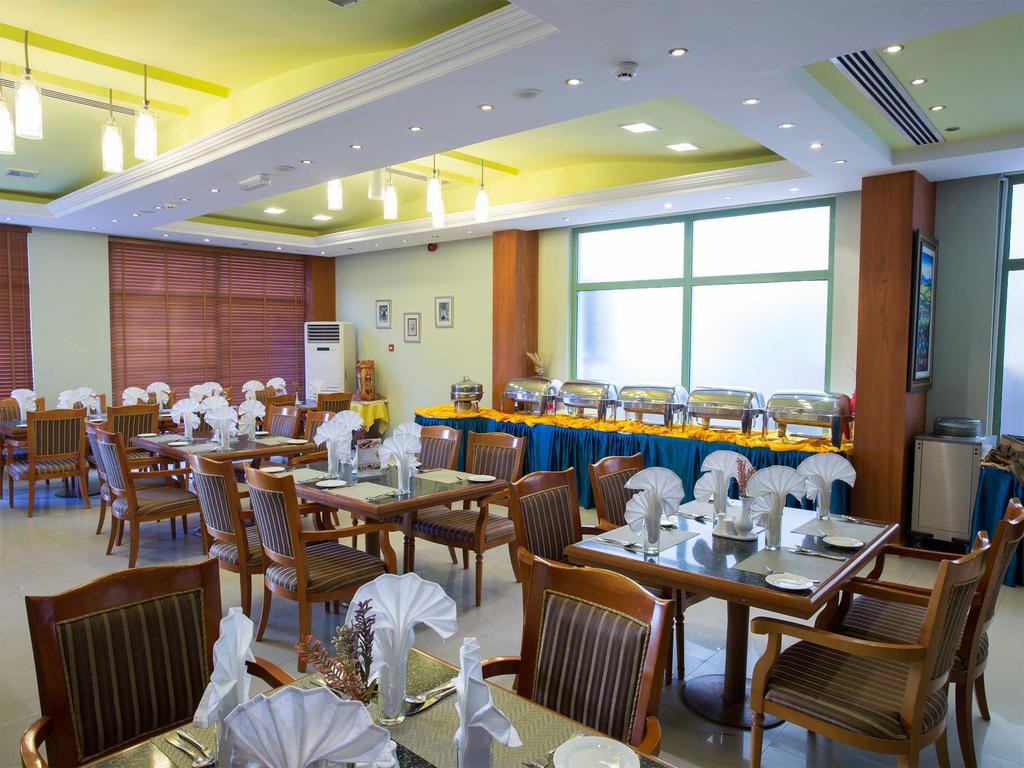 Safeer Plaza Hotel Muskat Bagian luar foto
