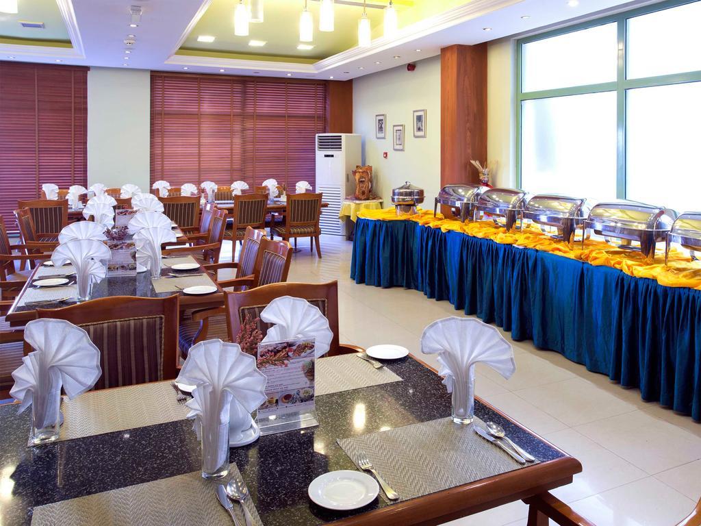 Safeer Plaza Hotel Muskat Bagian luar foto