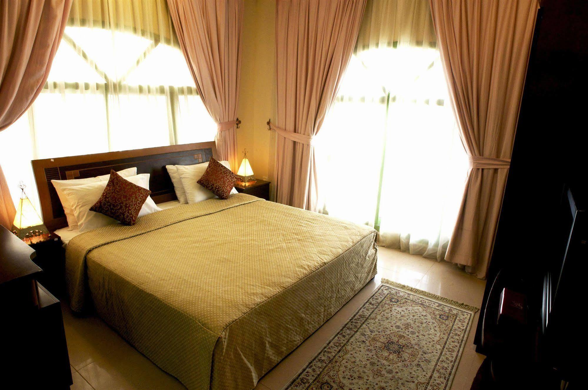 Safeer Plaza Hotel Muskat Bagian luar foto