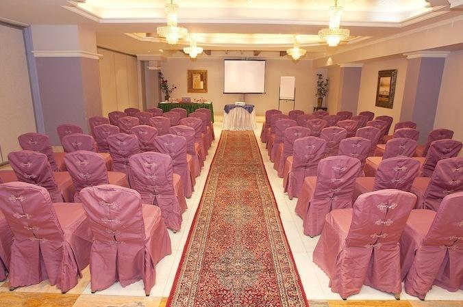Safeer Plaza Hotel Muskat Bagian luar foto
